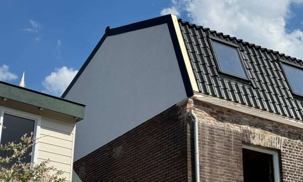 Een dak afgerond door dakdekker Buitenpost